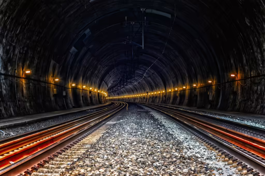 tunnel 4427609 1280